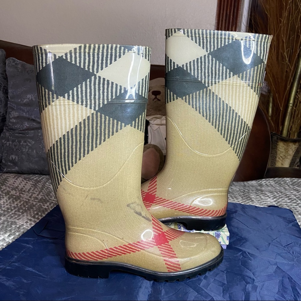 Burberry Tan Plaid Women's Rain Boots - Picture 2 of 12